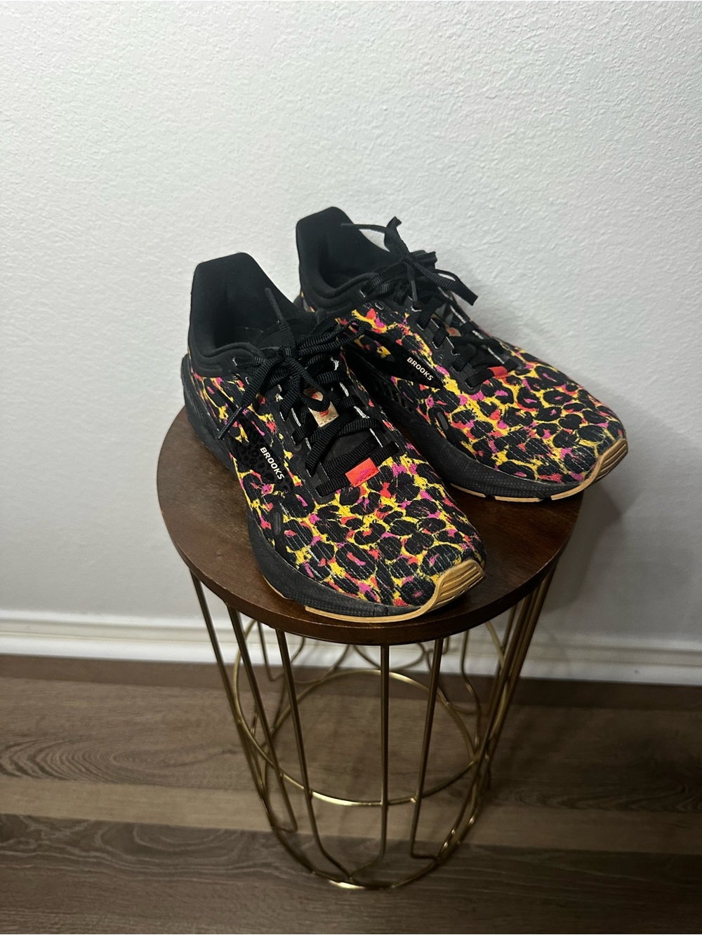 Brooks 7.5 Women's Leopard Print Running Shoes - Black/Pink/Yellow